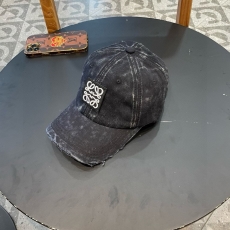 Loewe Caps